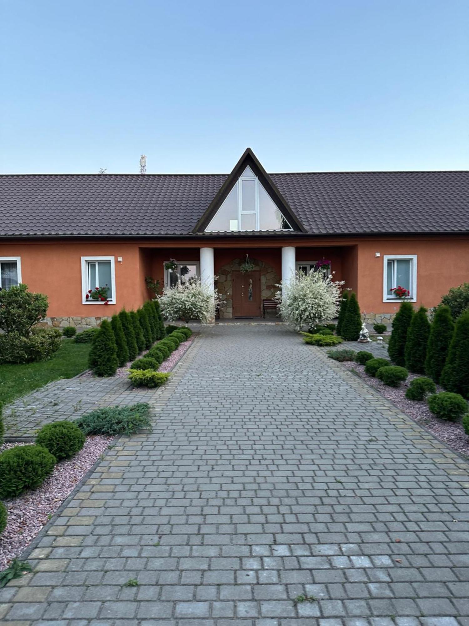 Лукі Villa Свитяз Екстериор снимка